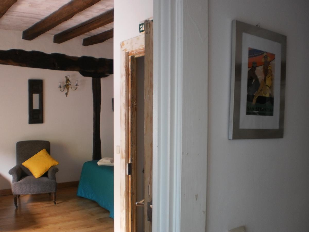 Larraenea Bed And Breakfast Lesaka Exterior photo